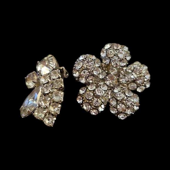 VTG Mismatched Rhinestone Cluster Floral Earrings - Picture 1 of 5
